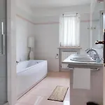 Gelsi A فيلة *
